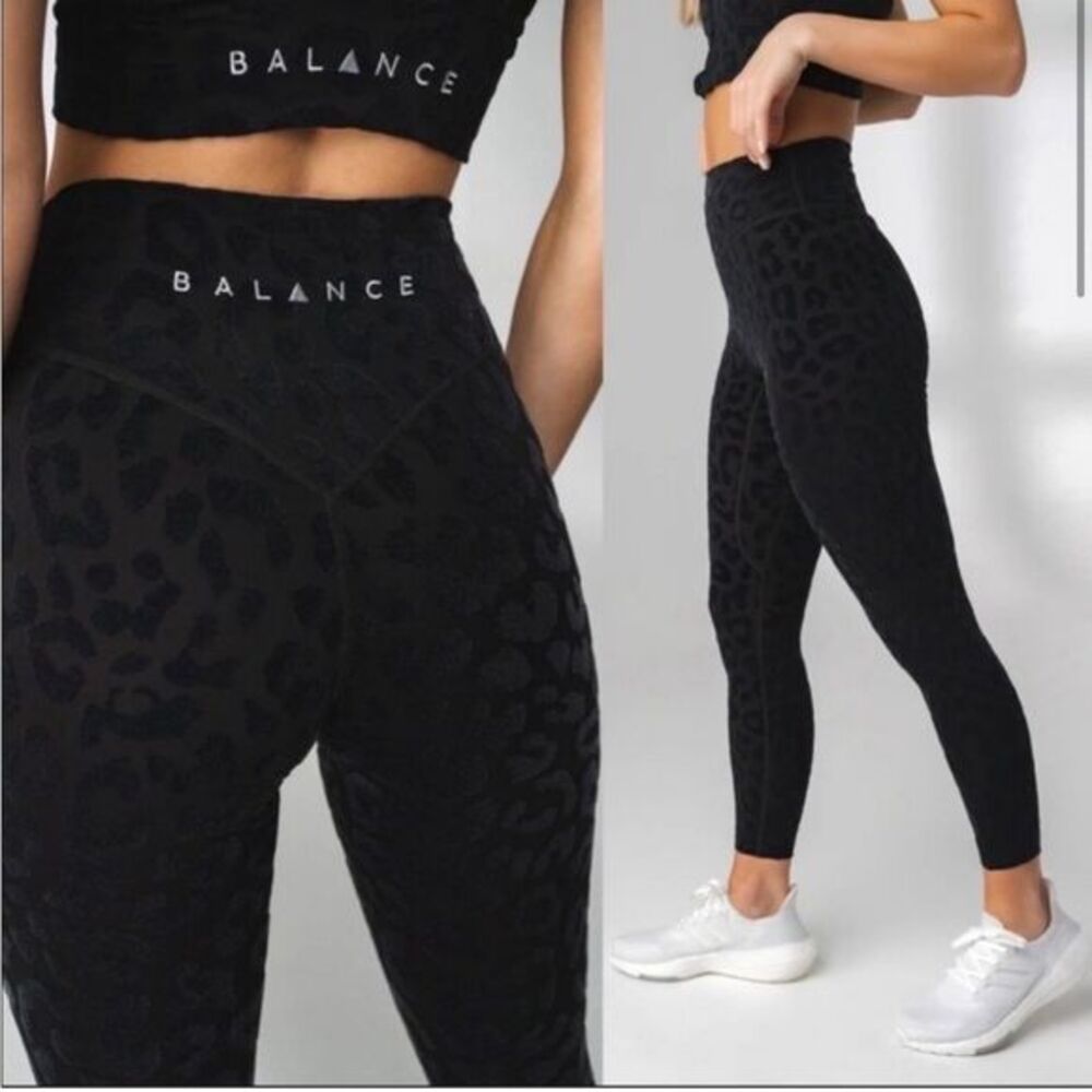 Balance Athletica Vitality M High Rise Kingdom Leggings Panther Black Velvet New
